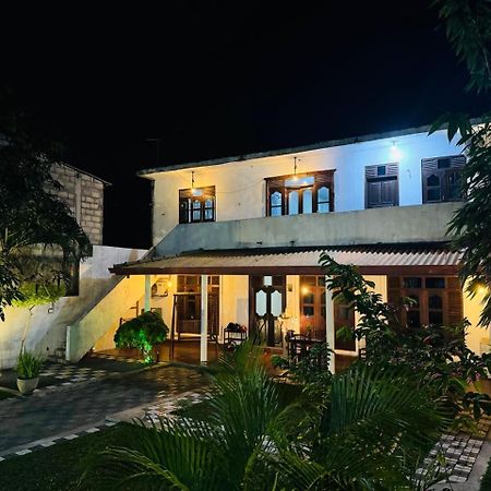 Akash Villa Talaramba Exterior photo