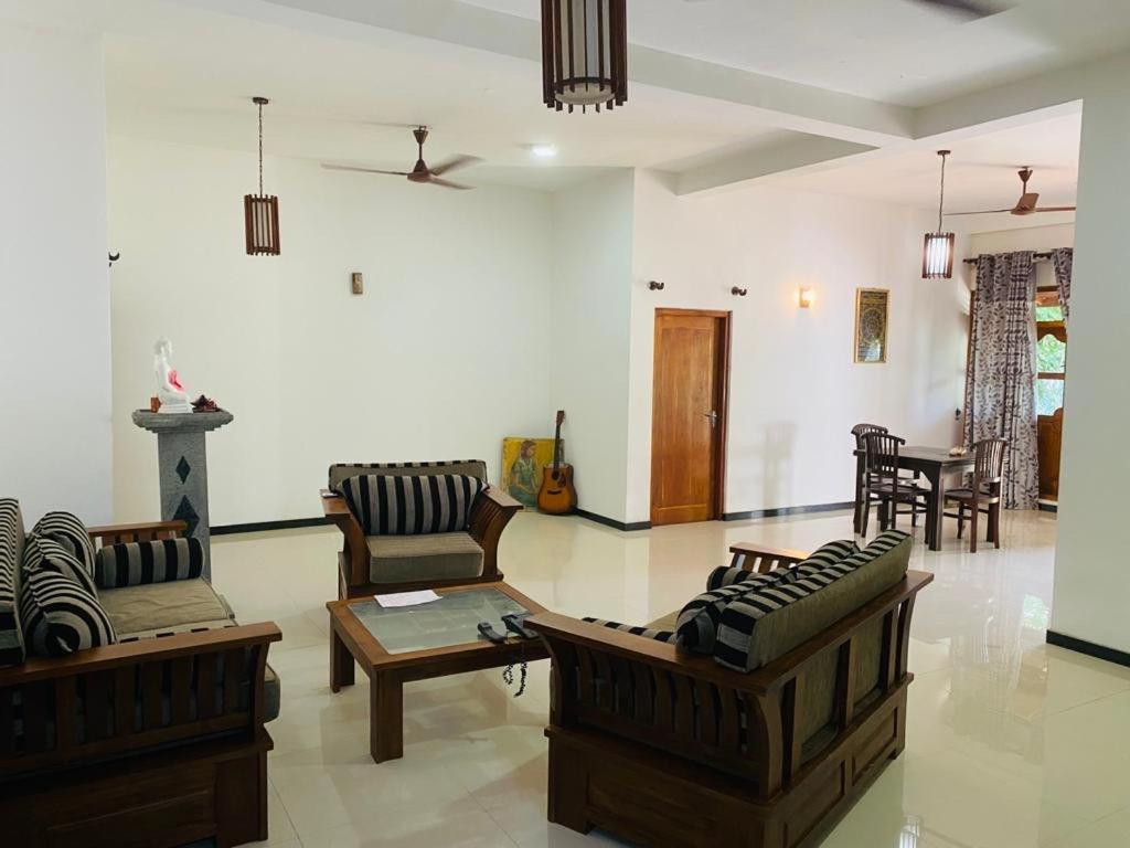 Akash Villa Talaramba Exterior photo