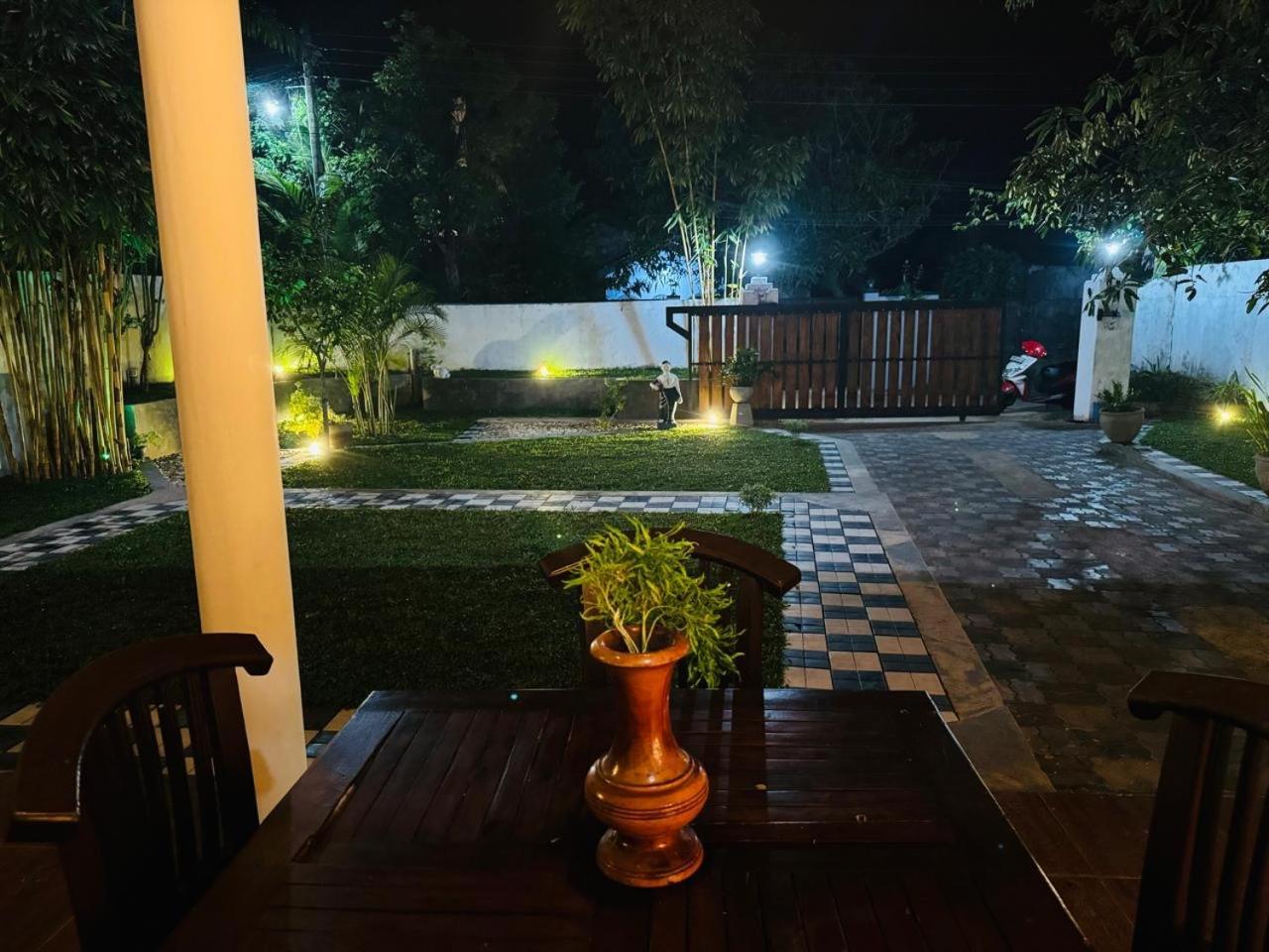 Akash Villa Talaramba Exterior photo